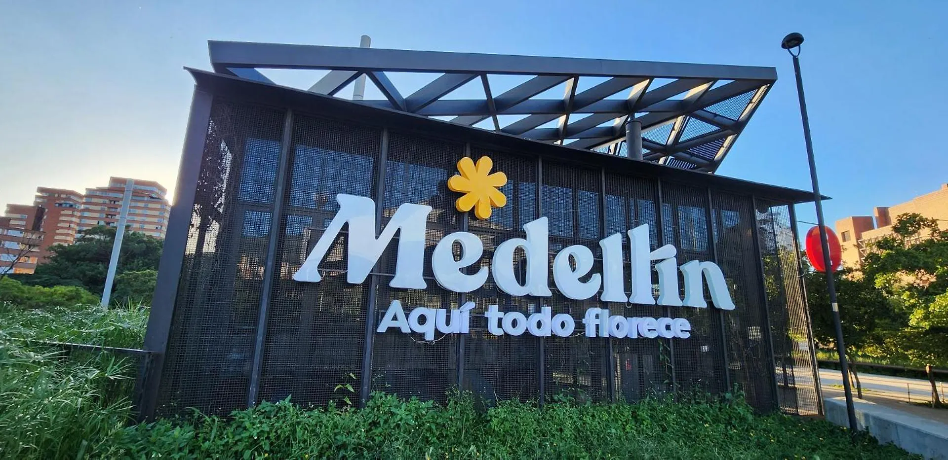 Casa De Las Palmas 1 Medellín 0*,  Kolombiya